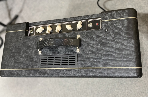 Store Special Product - Vox - AC10C1